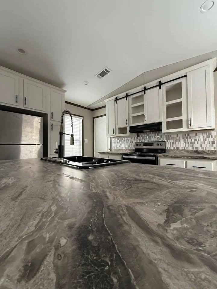 photo_2025-09-05_01-18-35